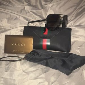 GUCCI SUNGLASSES 😎